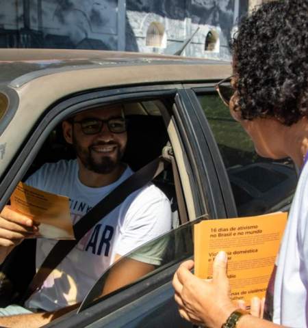 SMAS de TL realiza blitz em alusão ao “Dia Internacional da Não Violência Contra a Mulher” e à Campanha “16 Dias de Ativismo”