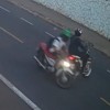 Polícia Civil de Araçatuba tenta identificar motociclista que bateu em moto de mulher na Baguaçu