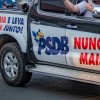 Em Araçatuba Justiça Eleitoral manda retirar adesivos contra Dilador de caminhonete apreendida