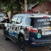 Polícia Militar e Polícia Civil prendem indivíduos armados e apreendem drogas e produtos furtados em Operação no bairro São João em Três Lagoas