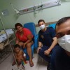 Guardas Municipais visitam criança que salvaram na véspera de Natal em Araçatuba