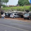 CHUVA FORTE EM PRESIDENTE VENCESLAU SP, FAZ ESTRUTURA DE SUPERMERCADO CAIR EM CIMA DE VEÍCULOS ESTACIONADOS