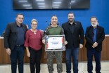 Vereadores de Três Lagoas prestigiam troca de comando da Polícia Ambiental e entregam títulos para militares