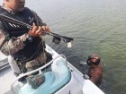 HOMEM É AUTUADO PELA POLÍCIA AMBIENTAL DE TRÊS LAGOAS POR PESCA SUBAQUÁTICA ILEGAL NO RIO PARANÁ