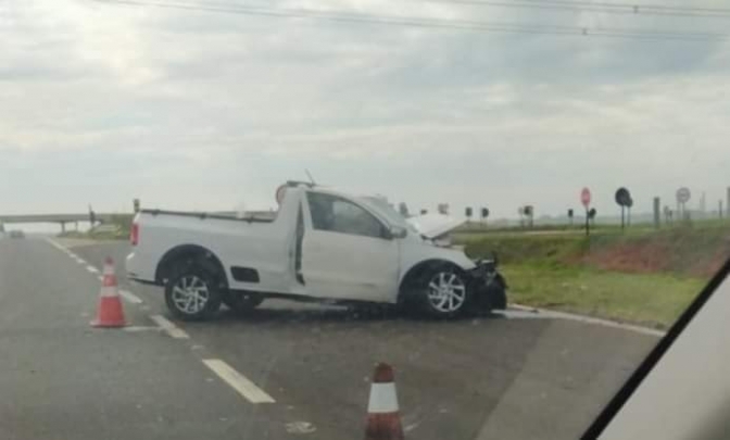 MOTORISTA DE PICAPE MORRE APÓS BATER EM CAMINHÃO NA SP 461 ENTRE BIRIGUI E BREJO ALEGRE