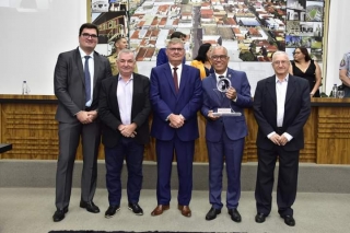 Investigador Joaquim da Delegacia recebe Medalha Tiradentes pela Câmara de Penápolis