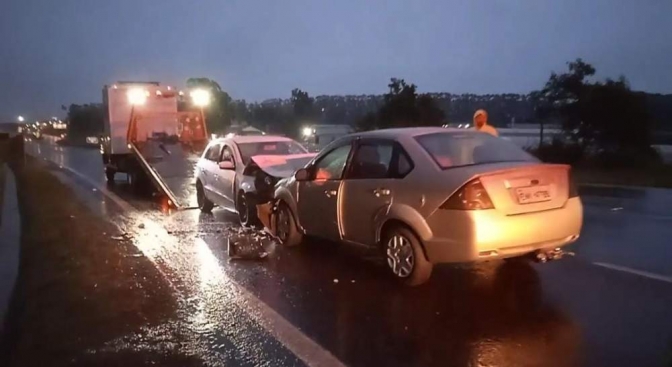 Em Andradina acidente deixa seis feridos na saída da marginal da Rondon em frente ao viveiro de mudas