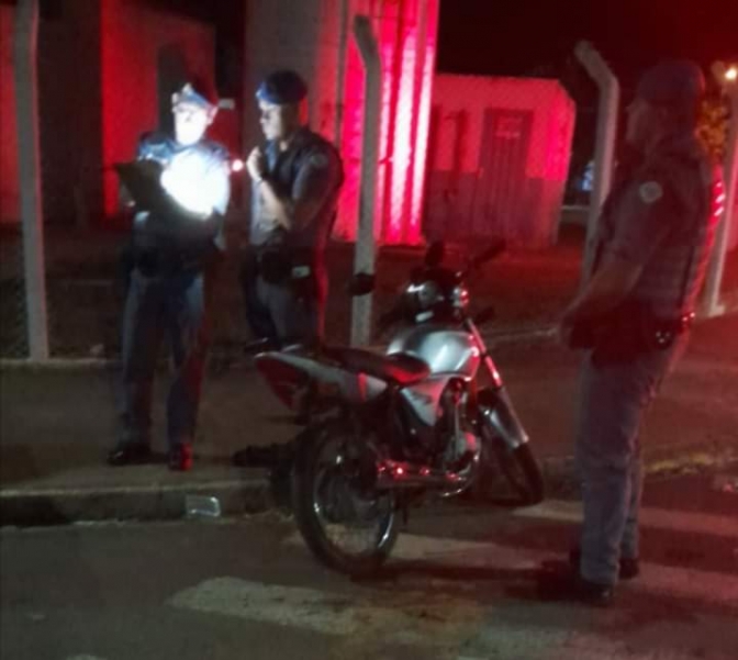 Polícia Militar registra acidente entre carro e moto em Castilho