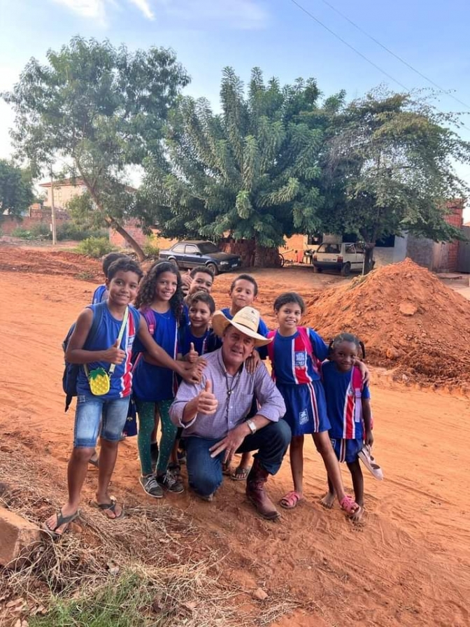 Prefeito de Três Lagoas visita obra de drenagem entre a Vila Verde e Chácara Eldorado