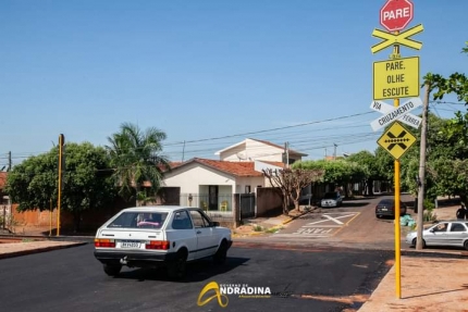 Liberada passagem de nível da Rua São Francisco próximo da Delegacia Seccional de Andradina