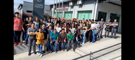 Alunos de Escola de Monte Castelo visitam a sede do 25º BPM-I de Dracena