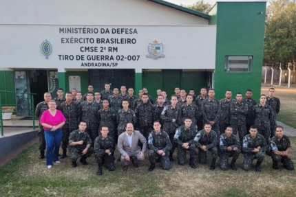 Ednilton Farias Meira realiza palestra sobre Desenvolvimento Profissional e Vocações no Tiro de Guerra de Andradina