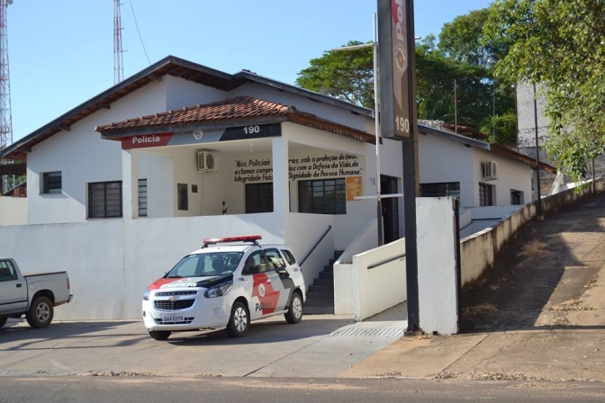 Polícia Militar de Lavínia prende mulher acusada de envolvimento com organização criminosa