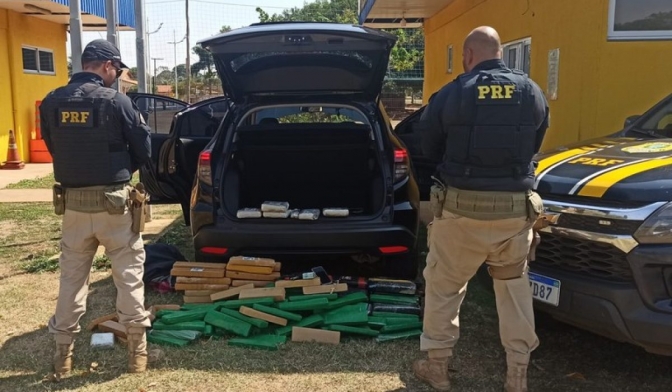 Polícia Rodoviária Federal apreende 145 Kg de maconha, skunk e uma pistola em Três Lagoas