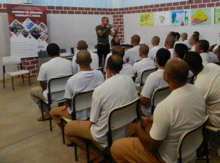 POLÍCIA CIVIL REALIZA PALESTRA SOBRE PREVENÇÃO AO USO DE DROGAS PARA REEDUCANDOS EM TUPI PAULISTA