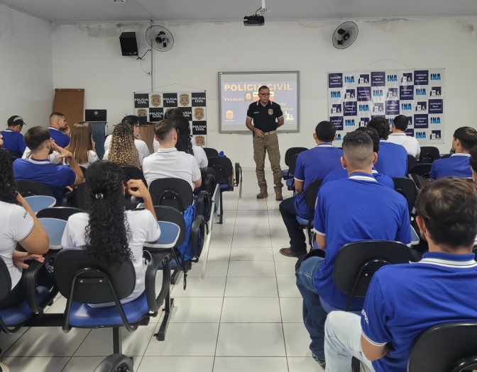 POLÍCIA CIVIL FORTALECE LAÇOS INSTITUCIONAIS E INCENTIVA JOVENS DO PROJETO MAIOR APRENDIZ COM PALESTRA SOBRE VOCAÇÃO POLICIAL EM DRACENA