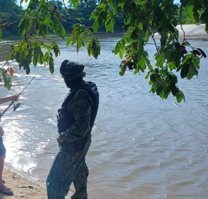 Polícia Ambiental aplica multa de 2 mil em homem por pescar em local proibido em Castilho