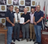 Em Prudente Diretor do DEINTER 8 Walmir Geralde recebeu visita do Prefeito de Tarumã
