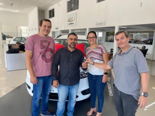 Crianças da Casa George Müller de Andradina recebe doação de Chevrolet Spin 7 lugares zero km
