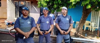 ITAPURA – Policiais Militares auxiliam no combate a incêndio ocorrido em comércio