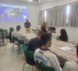 POLÍCIA CIVIL REALIZA PALESTRA SOBRE PREVENÇÃO AO USO DE DROGAS PARA ESTUDANTES DE ESCOLA ESTADUAL EM DRACENA