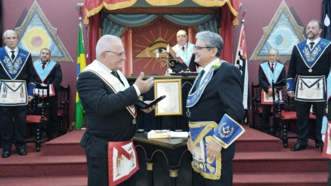 GRÃO MESTRE ADJUNTO CELSO RIBEIRO PRESTIGIA HOMENAGEM DA LOJA 11 DE JULHO 029 NO ORIENTE DE ANDRADINA AOS IRMÃOS DO QUADRO