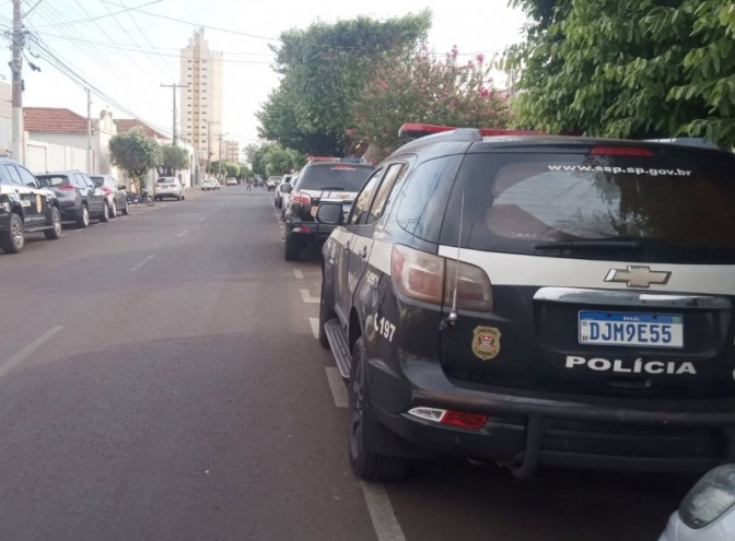 Polícia Civil cumpre mandados de busca em apuração de desvios financeiros na Fundação Educacional de Penápolis