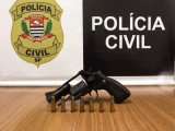 DIG/DEIC de Araçatuba  apreende arma com investigado por roubo