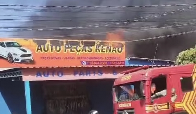 Incêndio de grandes proporções destrói loja de autopeças em Três Lagoas