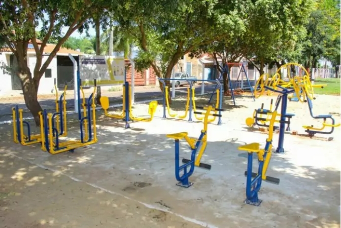 Campo do Bairro São João ganha parque infantil e academia ao ar livre em Três Lagoas