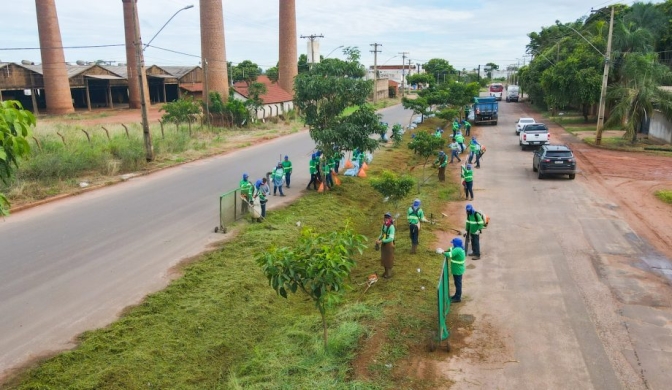 Prefeitura de Três Lagoas realiza roçada de áreas verdes no município