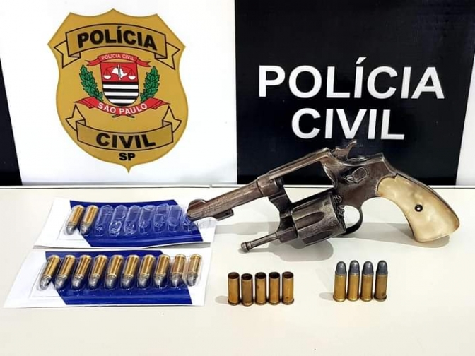 DISE de Andradina prende homem de 26 anos com revolver, alvo de investigação Jardim Alvorada