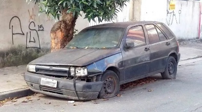 Polícia Militar vai remover veículos abandonados em ruas de Araçatuba