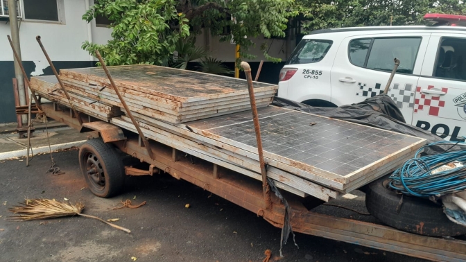 Polícia Militar de Ilha Solteira prende homens com 20 placas solares furtadas em Aparecida D’Oeste