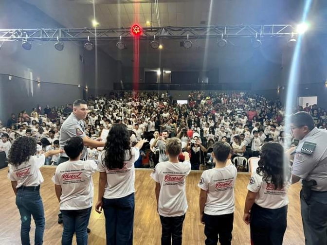 ILHA SOLTEIRA REALIZA FORMATURA PROERD