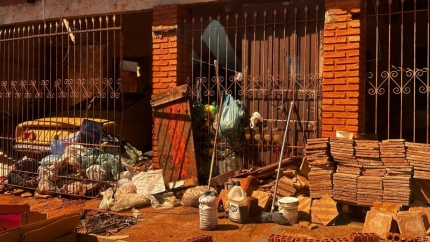 Acúmulo de lixo em imóveis é alvo de requerimento na Câmara de Andradina