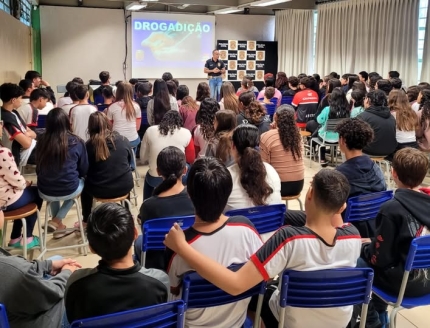 POLÍCIA CIVIL REALIZA PALESTRA SOBRE PREVENÇÃO AO USO DE DROGAS PARA ESTUDANTES DA ESCOLA “9 DE JULHO” EM DRACENA