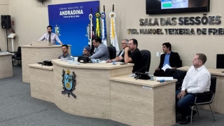 Câmara de Andradina faz audiência pública sobre bicicleta elétrica com plenário lotado