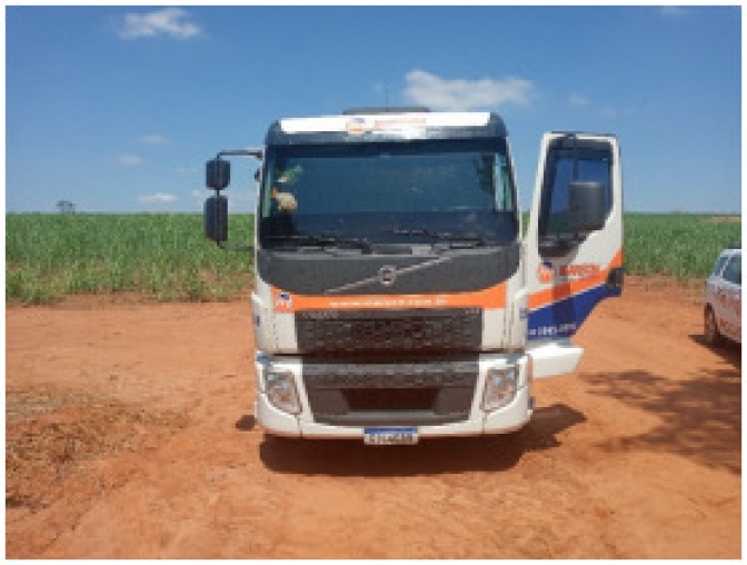 POLÍCIA MILITAR AJUDA NA RECUPERAÇÃO DE UMA CARRETA ROUBADA, EM SANTO ANTÔNIO DO ARACANGUA