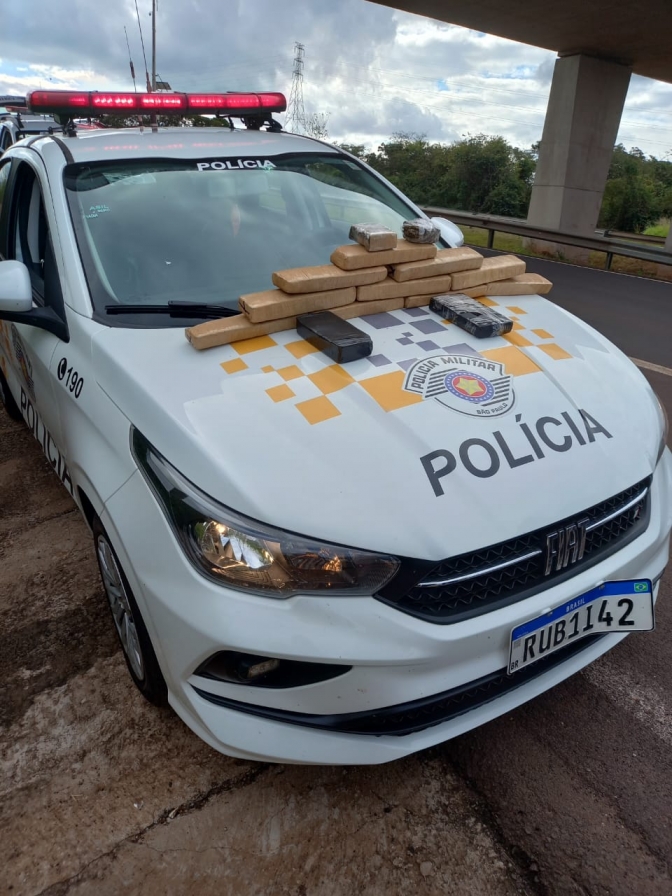 Em Castilho Polícia Rodoviária prende motorista com 12 tabletes de drogas