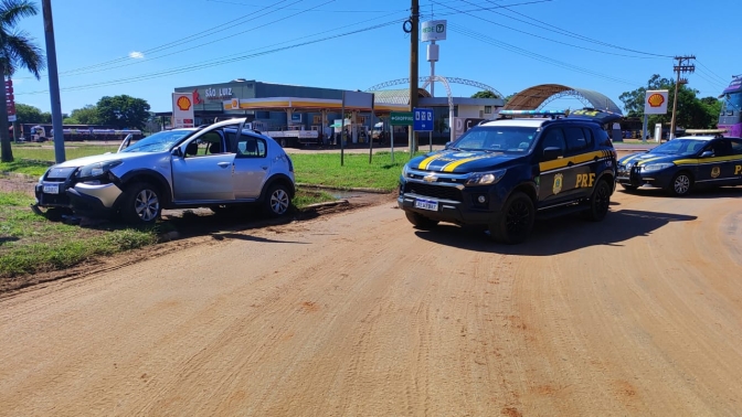 Após perseguição no perímetro urbano de Três Lagoas, Polícia Rodoviária Federal apreende quase 200 kg de droga em Renault Sandero