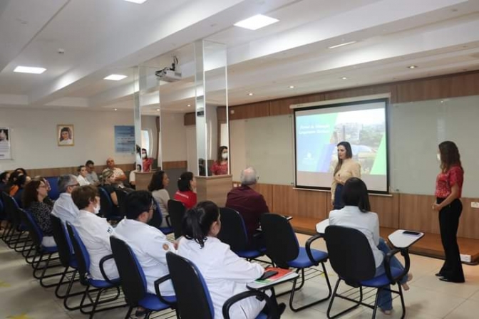 Colaboradores do HNSA de TL terão capacitação por meio de plataforma digital de Educação Corporativa do Einstein