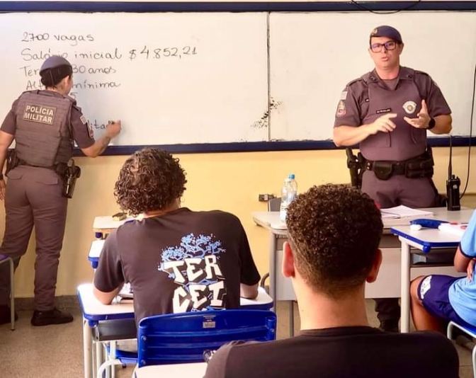 EM ANDRADINA CICLO DE PALESTRAS SOBRE CONCURSO PARA SOLDADO DA POLÍCIA MILITAR DO ESTADO DE SÃO PAULO SURTE BONS RESULTADOS