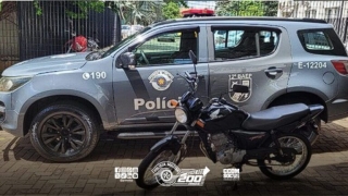 12º BAEP de Araçatuba recupera moto furtada e prende suspeito. Mulher irá responder por desacato