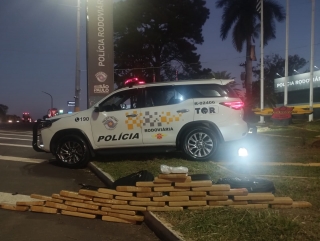 POLICIAMENTO RODOVIÁRIO PRENDE PASSAGEIRA POR TRÁFICO DE DROGA EM RODOVIA DE ARAÇATUBA