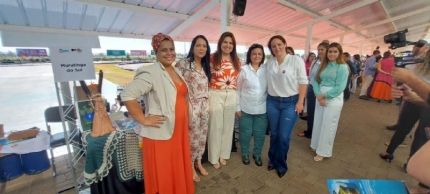 Primeira Dama de Murutinga do Sul, Andrea Ribeiro, e Primeira Dama do Estado, Cristiane de Freitas, Unem-se em Encontro Inspirador