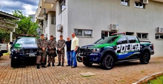MP e SEMEA entregam duas viaturas para a Polícia Militar Ambiental de Três Lagoas
