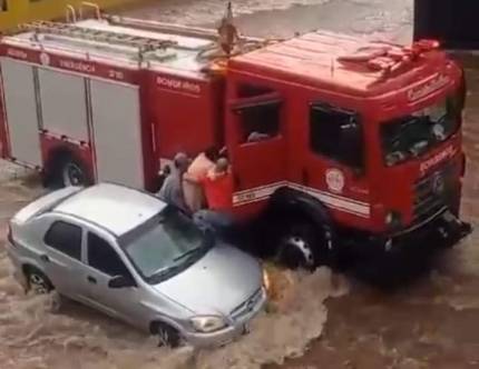 Chuva causa danos e alagamentos em Penápolis