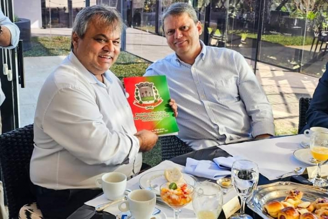 Prefeito de Murutinga Cristiano recebe convite para café da manhã com governador Tarcísio Freitas