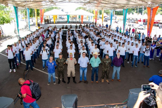 Prefeito Angelo Guerreiro participa do Juramento à Bandeira da Junta Militar de Três Lagoas